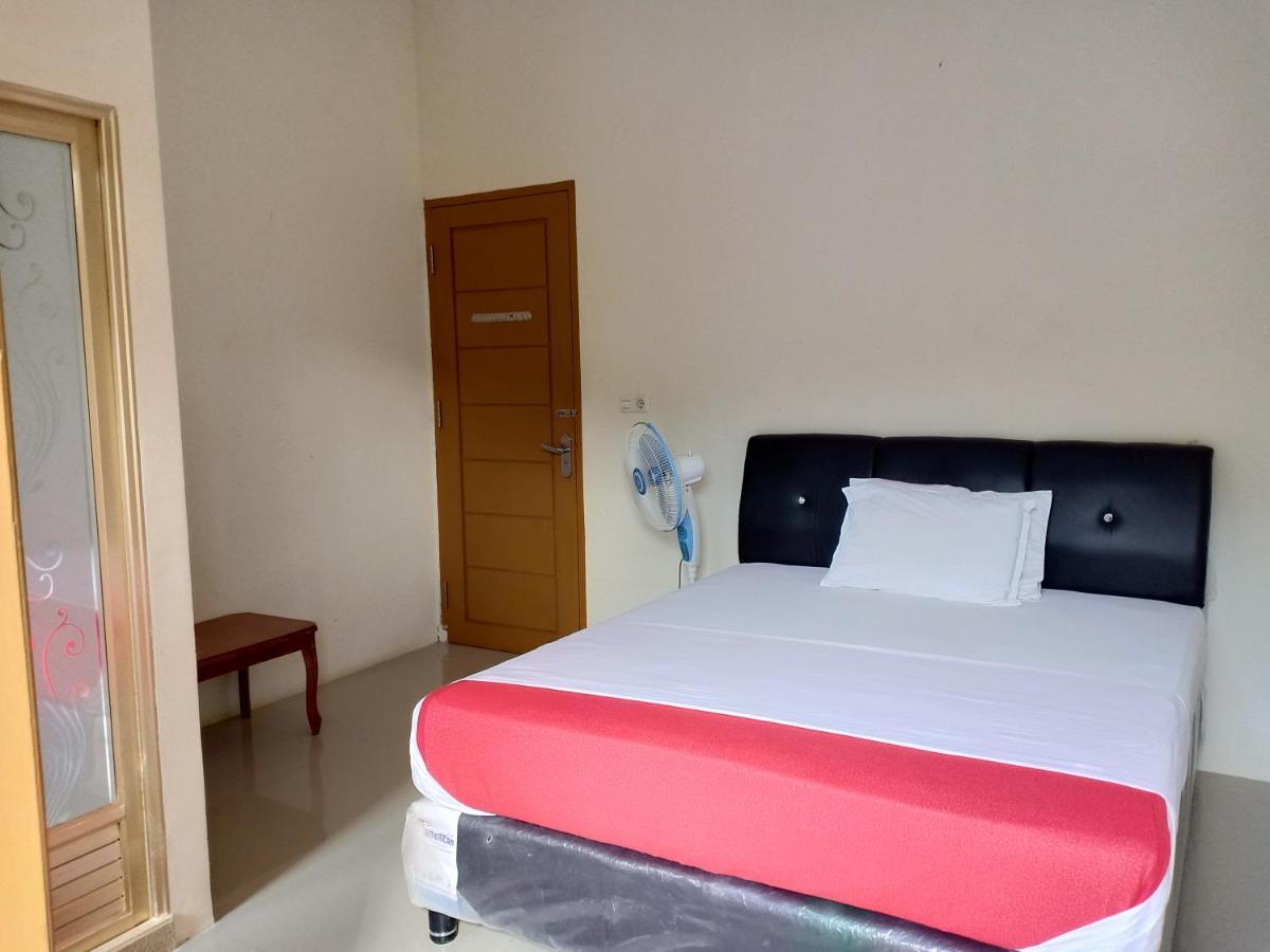 Rosalina Homestay Рантепао Екстер'єр фото